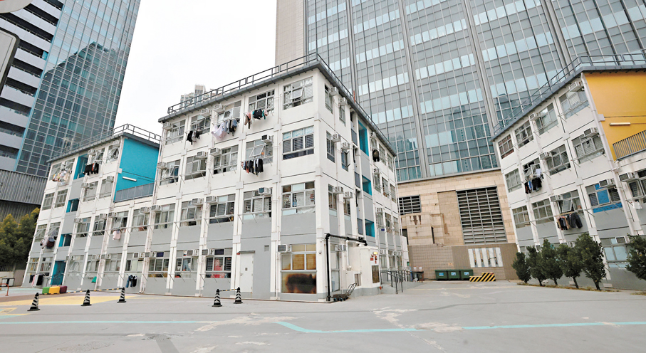 ●長沙灣過渡性房屋「喜信」。香港文匯報記者郭木又  攝
