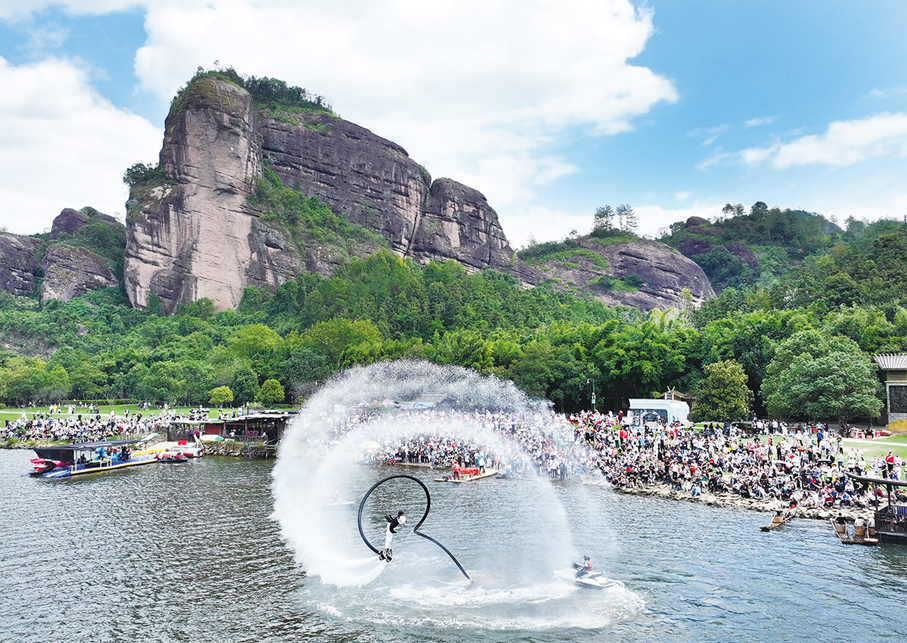 ●不斷「上新」的旅遊活動，不僅讓龍虎山景區持續保持吸引力，還使「流量」真正變為「留量」。