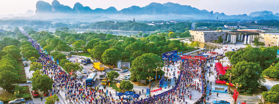 ●龍虎山馬拉松大賽吸引全國各地運動愛好者前來參賽。