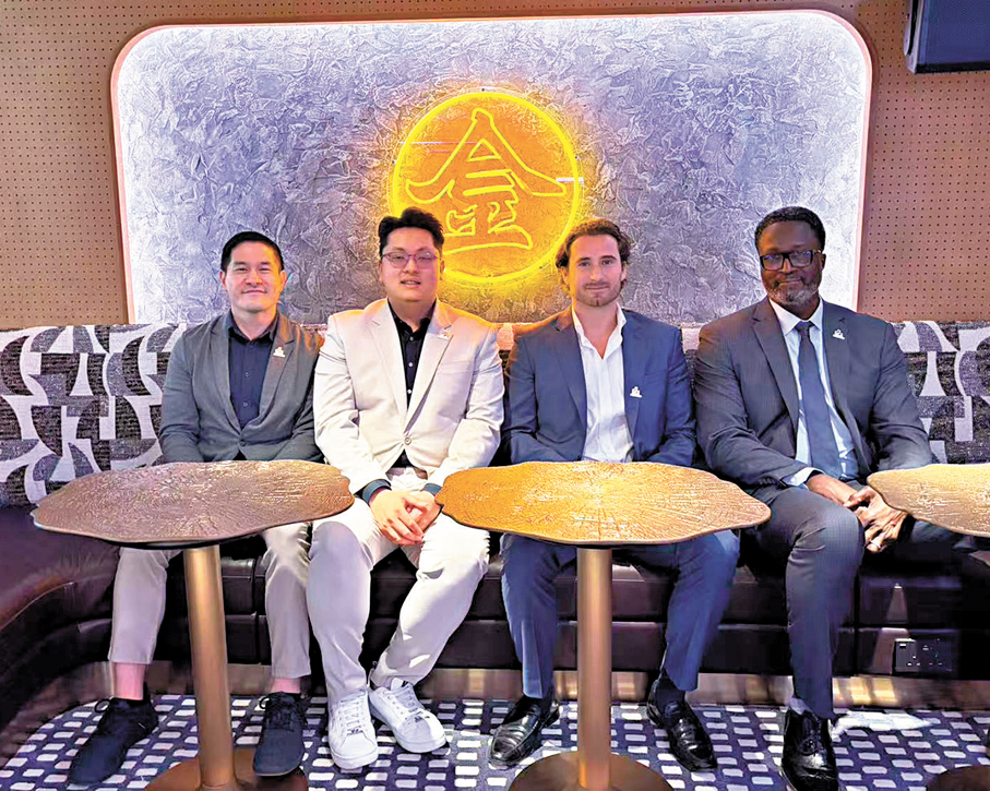 ●「HK4FAMILIES」昨舉行成立典禮，多位與會業界代表亦分享對香港家辦發展見解。Piers Dunhill（右二）指，家辦核心已轉為「價值傳承」。 香港文匯報記者孫曉旭 攝