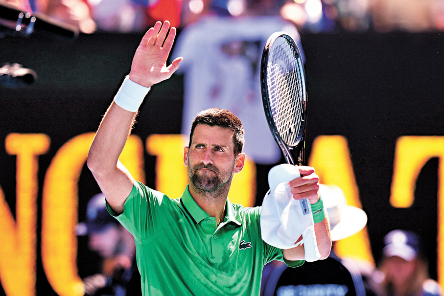 ●祖高域次圈過關後，向球迷揮手致意。 美聯社