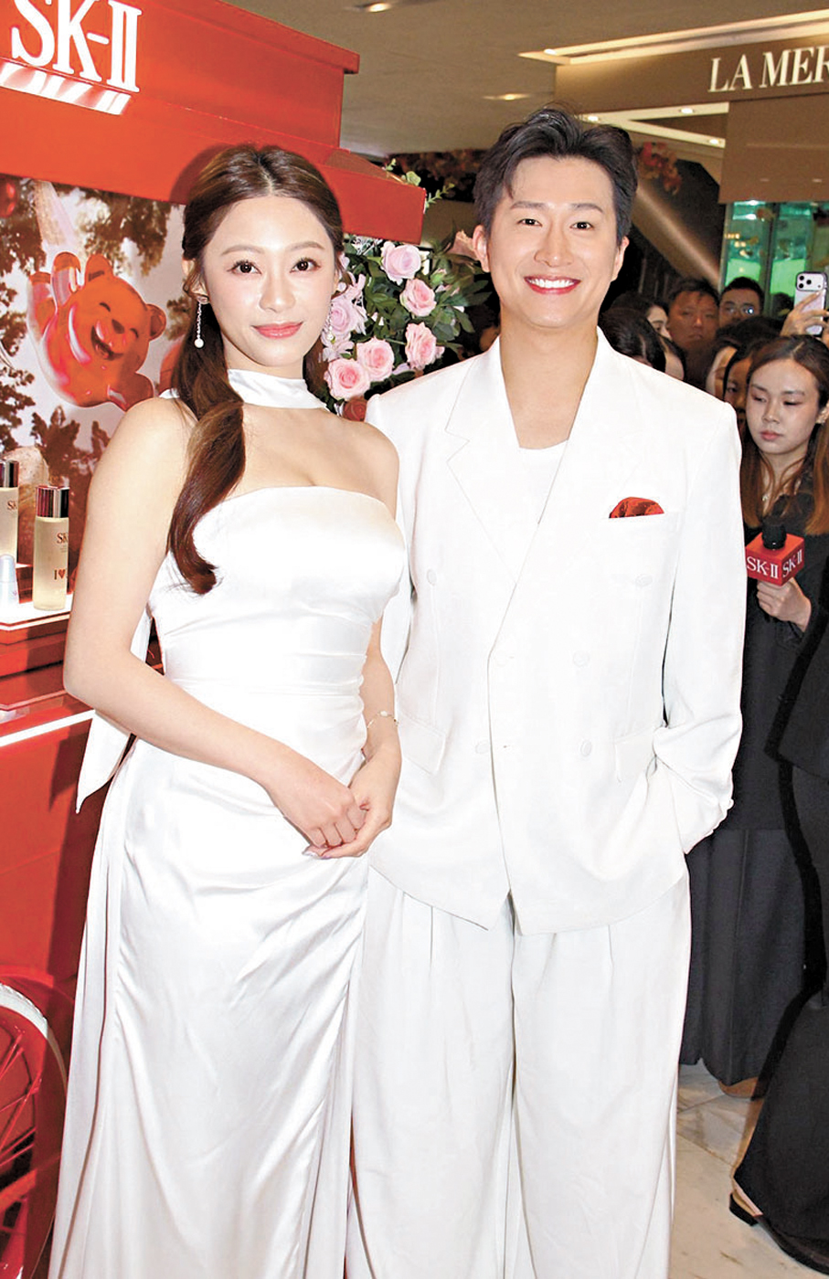 ●曾展望和葉蒨文昨日再以情侶檔搵真銀。   香港文匯報記者達里 攝