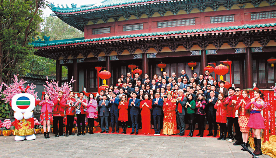 ●無線新春節目《丙午年吉星高照年初一》昨日錄影。   香港文匯報記者達里 攝