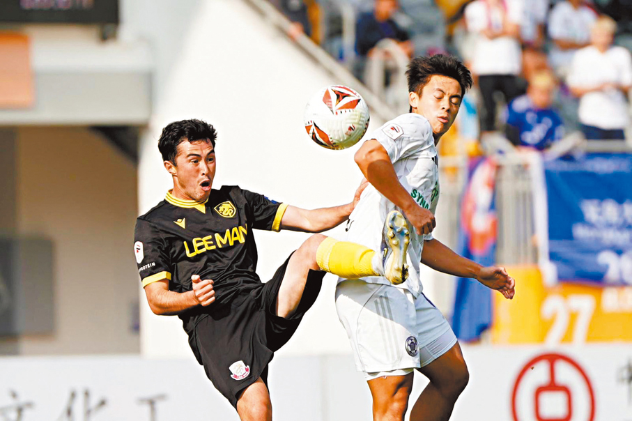 ●理文（黑衫）以強橫火力輕取東方。