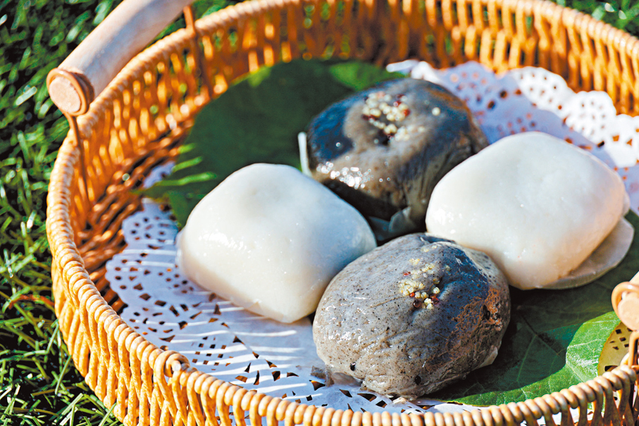 遊客可體驗客家茶粿DIY體驗  ，以及地道客家風味午餐