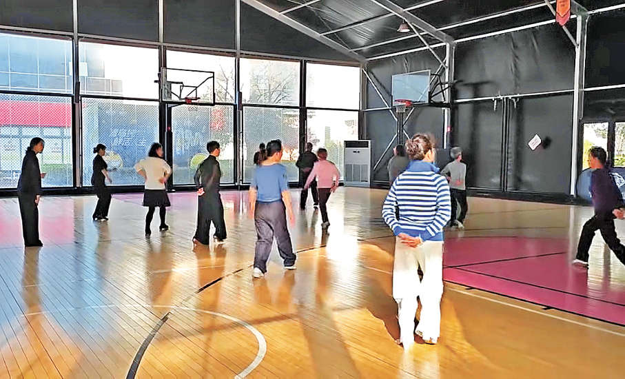 ●「快樂公社」華爾茲舞課程。