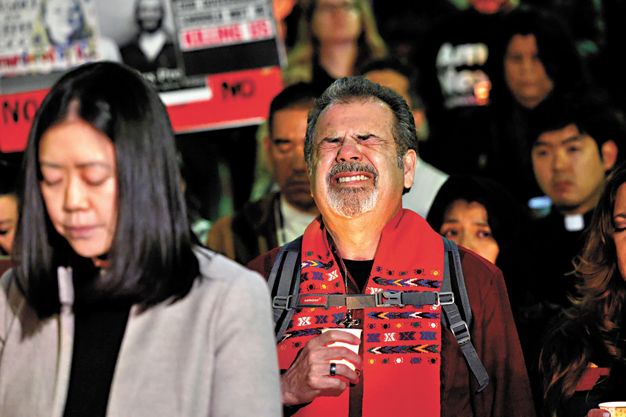 ●民眾悼念普雷蒂時悲從中來。 美聯社