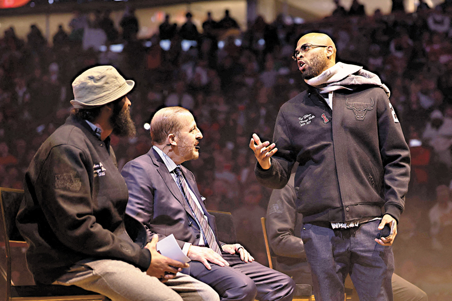 ●羅斯舊戰友吉遜（右）和恩師泰保迪奧均獲邀到場。  法新社