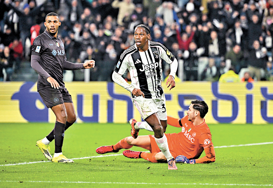 ●約拿芬大衛（中）表現搶鏡。  路透社