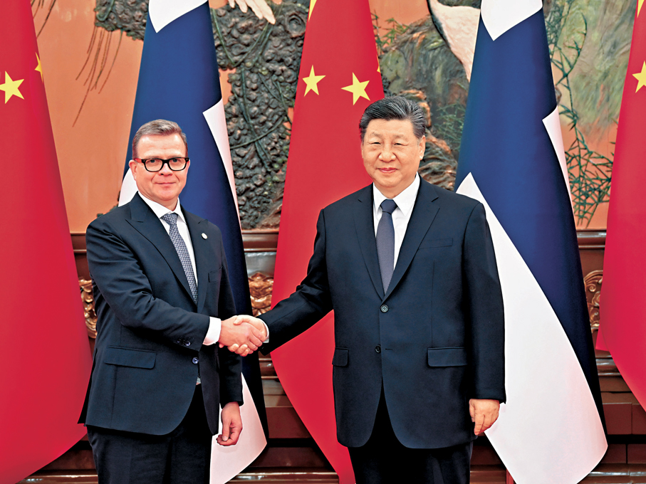  ●1月27日上午，國家主席習近平在北京人民大會堂會見來華進行正式訪問的芬蘭總理奧爾波。 新華社