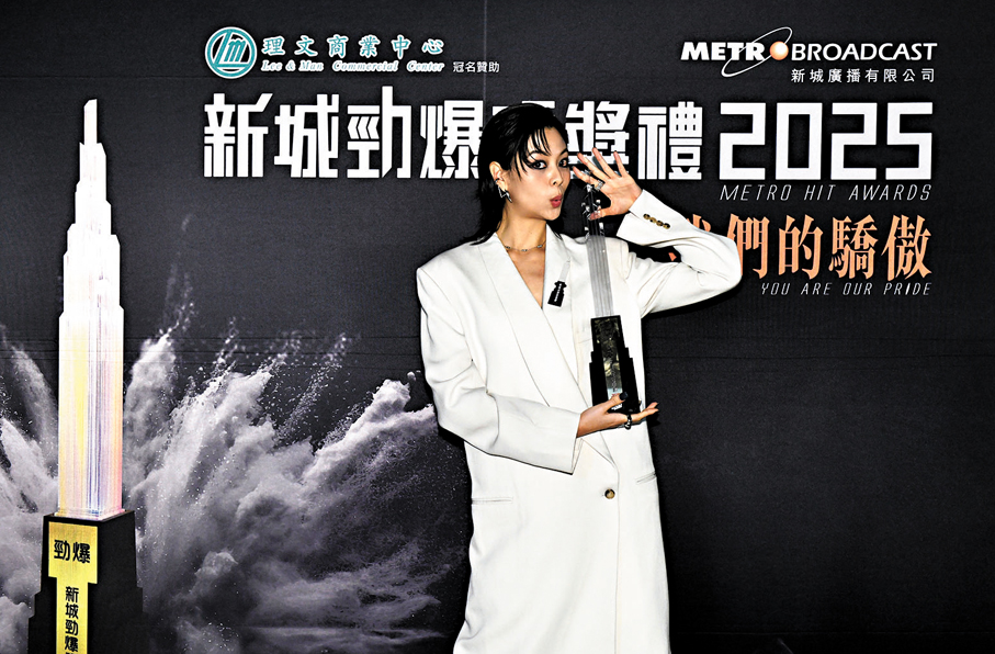 ●盧慧敏在《新城勁爆頒獎禮2025》上奪得女新人金獎。