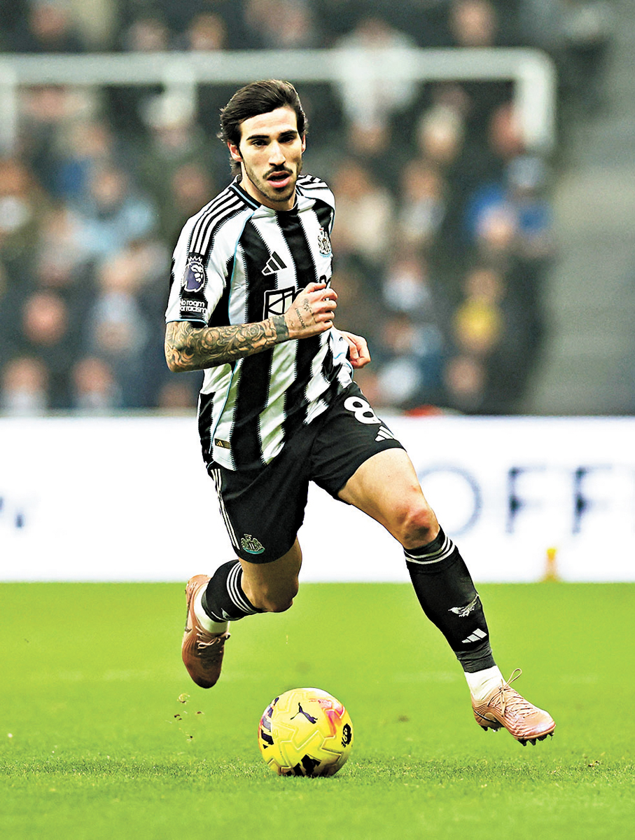 ●紐卡素將依賴東拿尼爭奪中場。  資料圖片