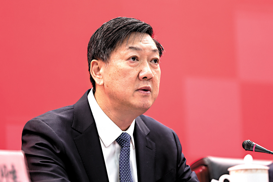 ●國家體育總局局長高志丹在大會上講話。   新華社