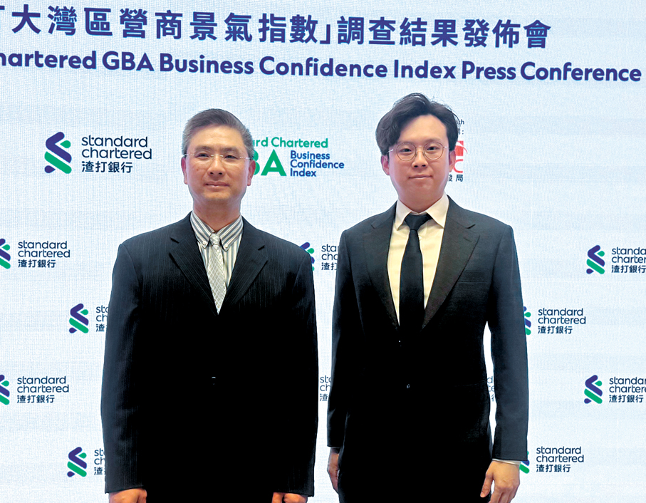 ●香港貿發局研究副總監趙永礎（左）及渣打大中華區經濟師陳冠霖（右）。