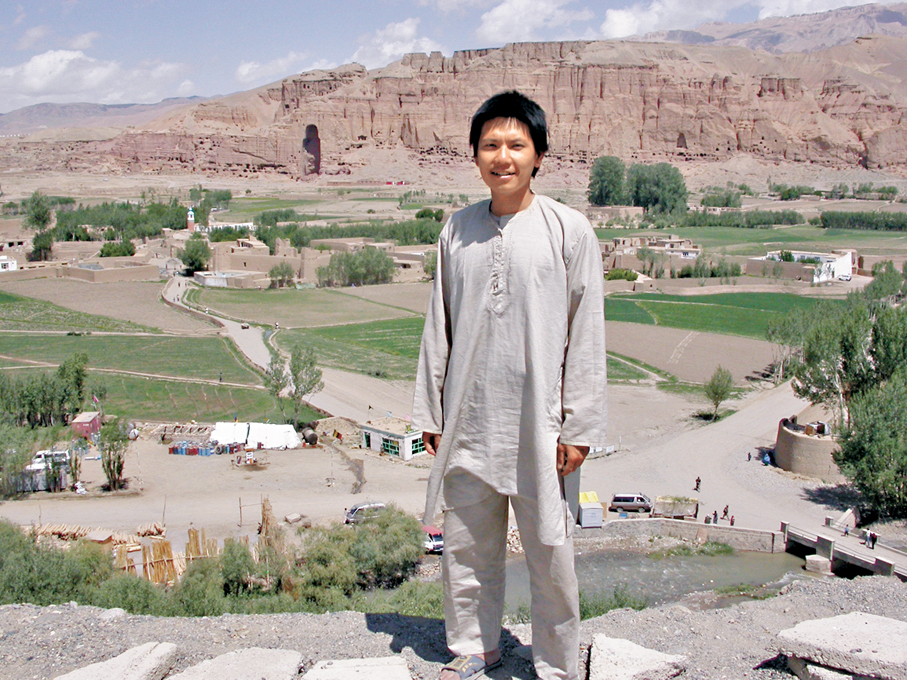 護童之路●2004年，方卓祺於戰後的阿富汗看到民眾堅強生活，深切感受到生命的韌性。圖片由方卓祺提供