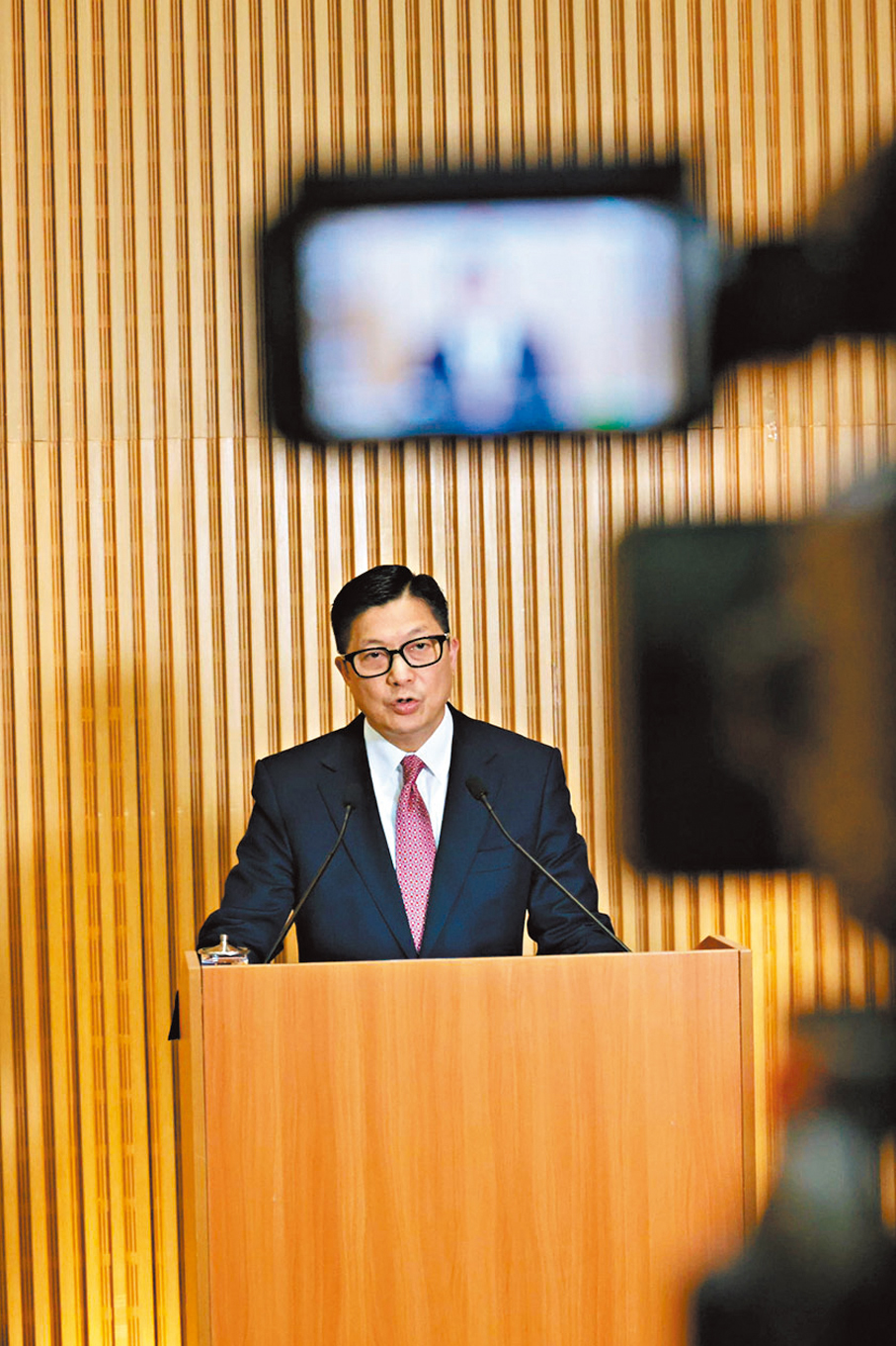 ●鄧炳強表示，社會上仍存有「軟對抗」，有人用「擦邊球」的方式，藉此宣揚煽動仇恨。