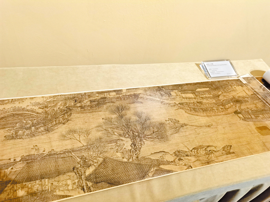 ●宋代畫家張擇端《清明上河圖》的高清調色打印稿（局部）。