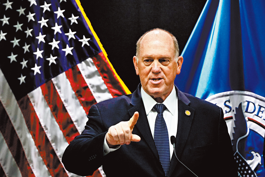 ●「邊境沙皇」霍曼籲明州居民保持冷靜。 美聯社