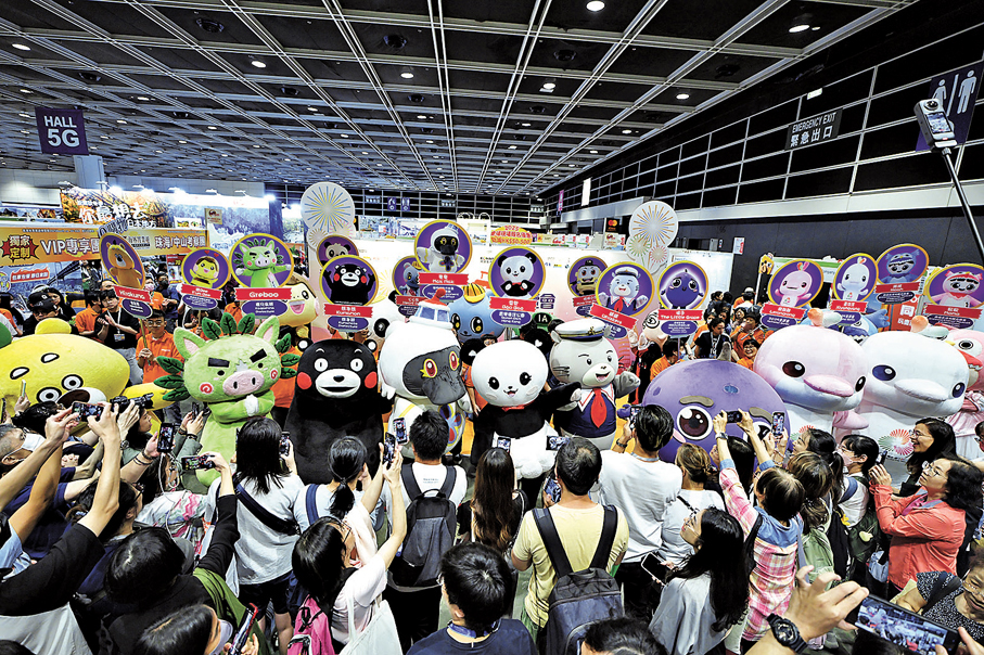 ●去年旅遊博覽的吉祥物巡遊，吸引不少參觀者打卡。