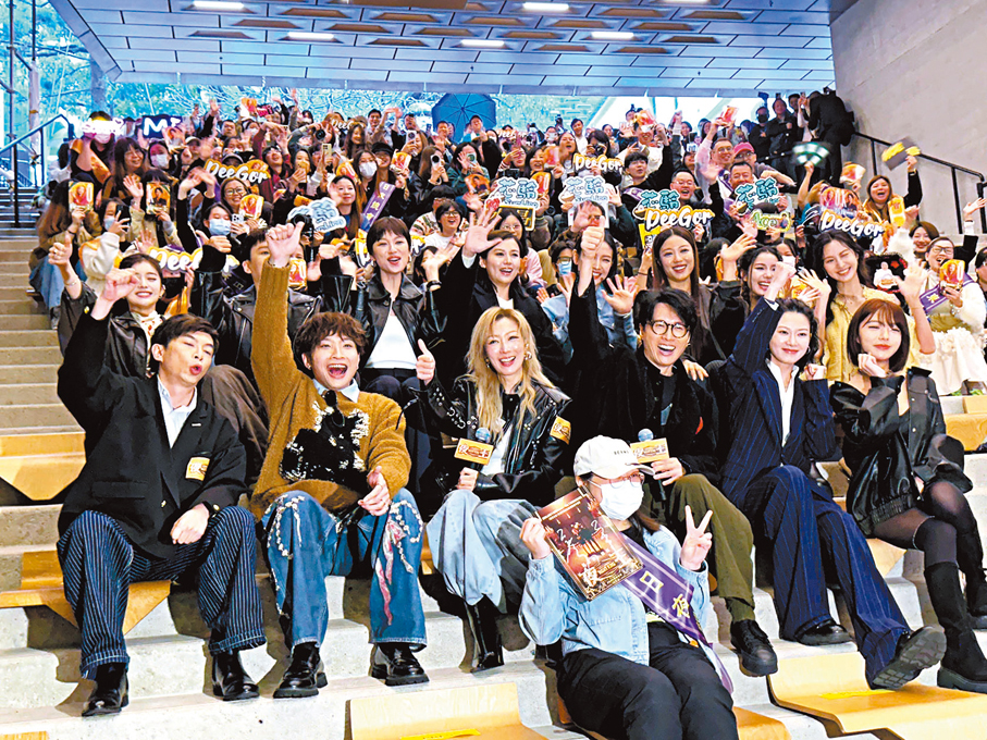 ●黃子華和鄭秀文等努力為賀歲新片宣傳。  香港文匯報記者子棠  攝