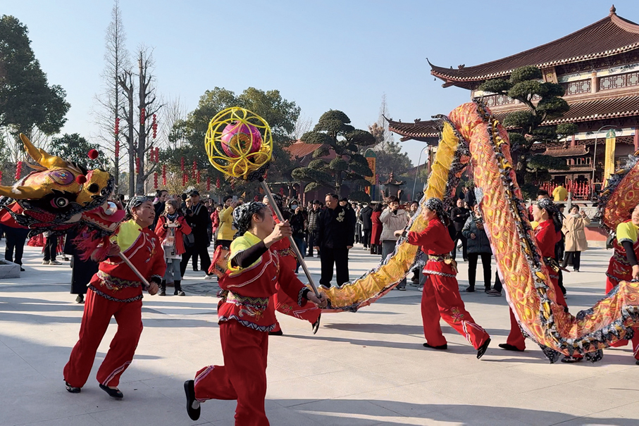 ●非遺展演之蘭溪斷頭龍表演。