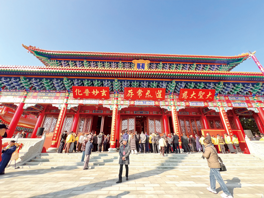 ●蘭溪黃大仙宮每年吸引大批遊客前往朝聖旅遊。