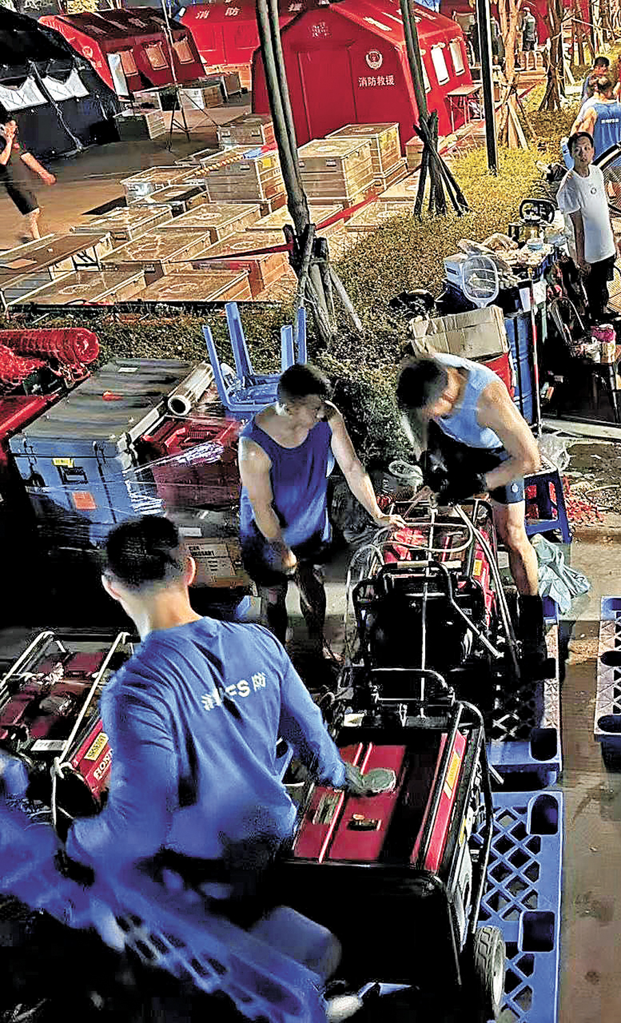 ●特區救援隊短時間內準備好9噸物資和救援裝備，出發馳援緬甸。 消防處Fb圖片