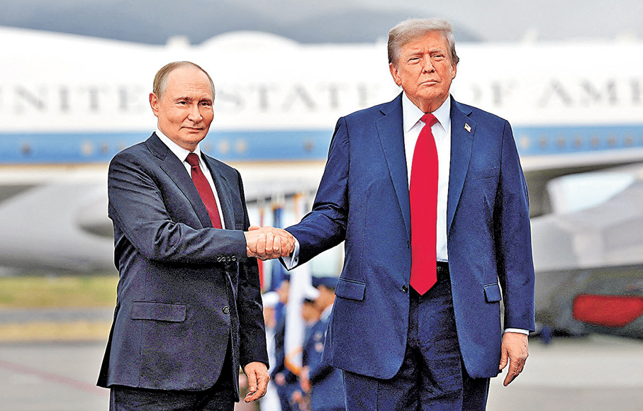 ●普京（左）及特朗普去年8月在阿拉斯加會晤。 資料圖片