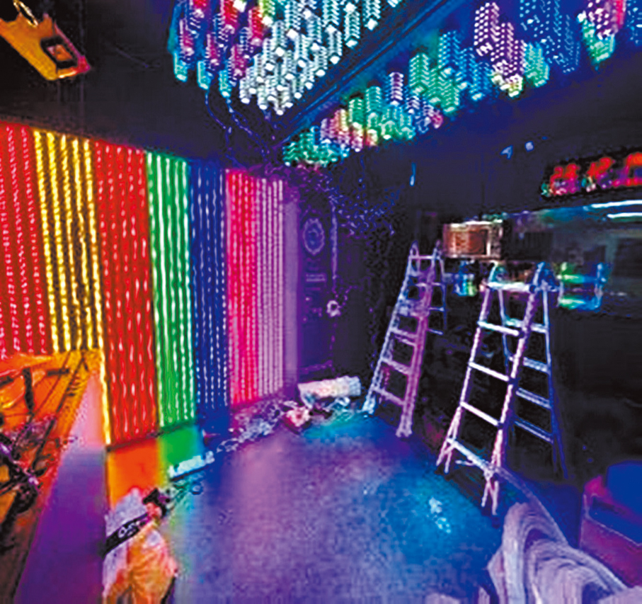 ●詐騙集團租用工廈單位，內裏設有暗門可進入密室。