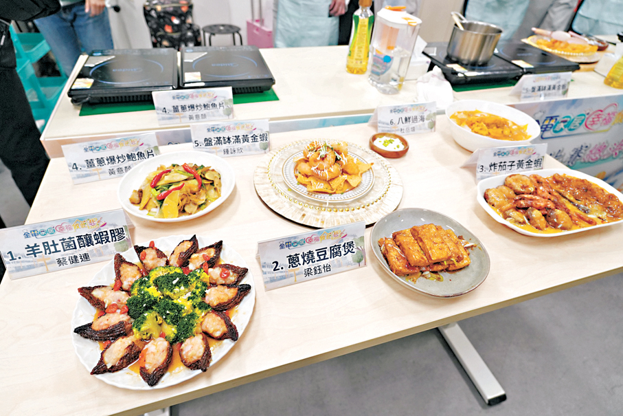 ●街坊一展廚藝，以電磁爐煮出美味菜式。 何永賢Fb圖片