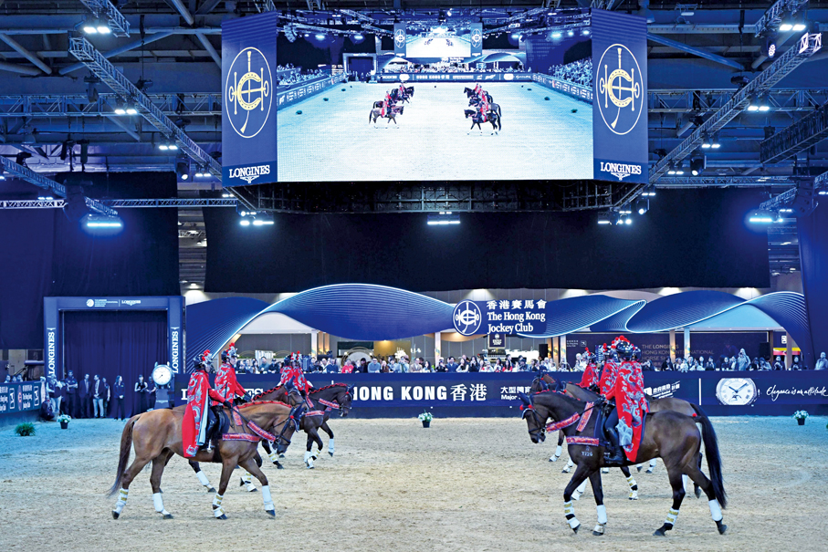 ▲盛典中的香港賽馬會樂韻騎乘馬術表演，由「馬會退役賽駒駿展新生計劃」的八匹退役馬匹參與。