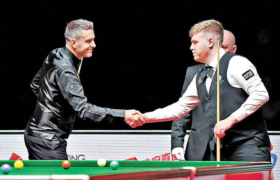 ●沙比（左）以5：0「零封」艾朗希爾，強勢過關。