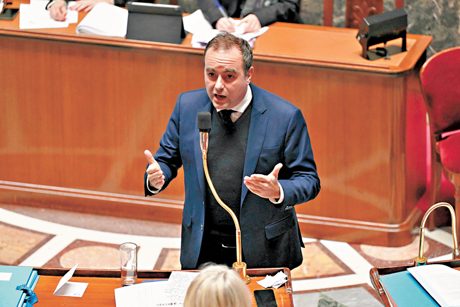 ●勒科爾尼領導的政府歷經數月政治角力後，避過倒閣危機。 法新社