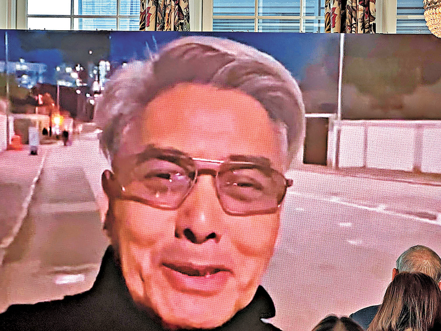 ●周潤發以自拍方式祝賀。