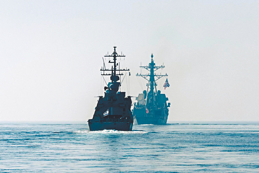 ●美國與以色列船艦在紅海進行演習。 新華社
