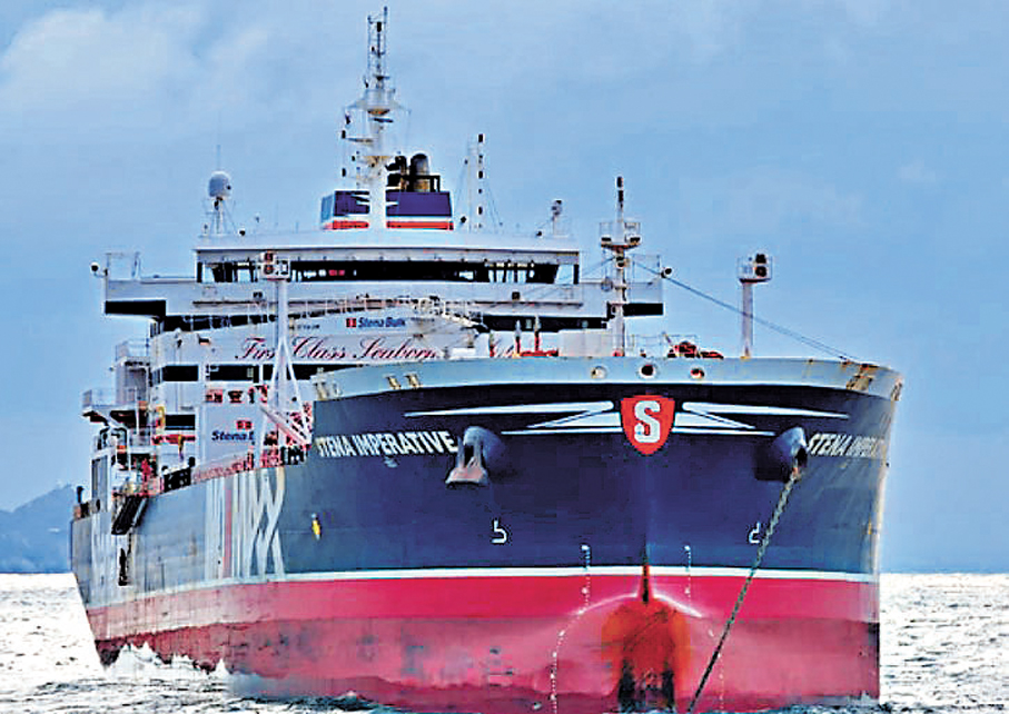 ●美方稱一艘由美國人營運的化學品油輪被伊朗炮艇騷擾。 網上圖片