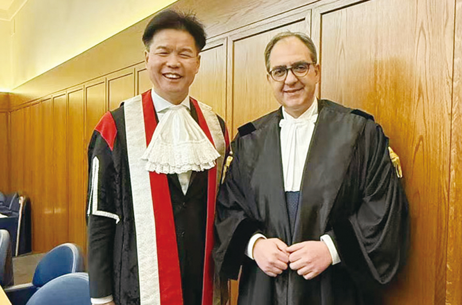 ●湯文龍（左）及Antonino La Lumia（右）於典禮期間合照。