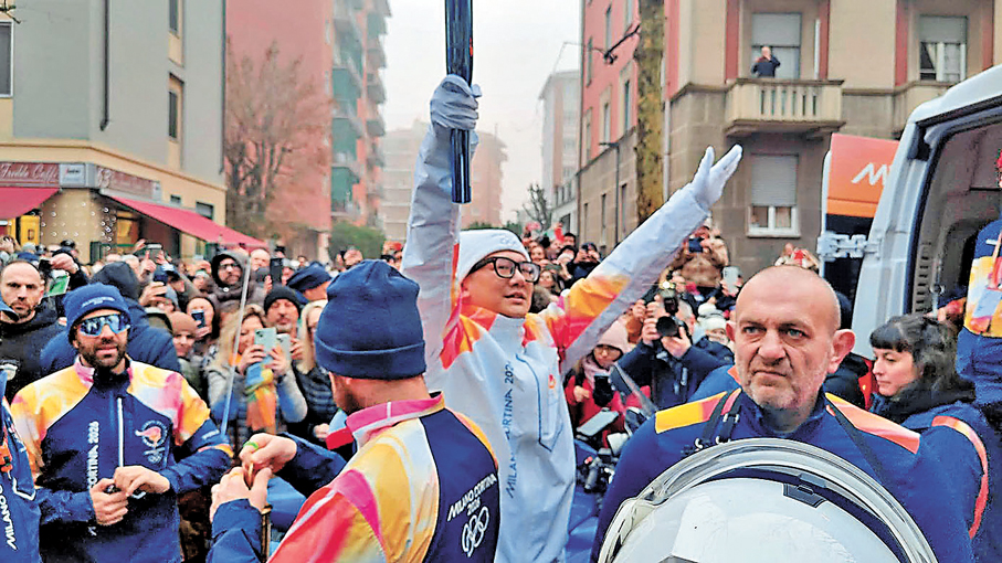 ●張文全在米蘭站負責第一棒傳送。 受訪者供圖