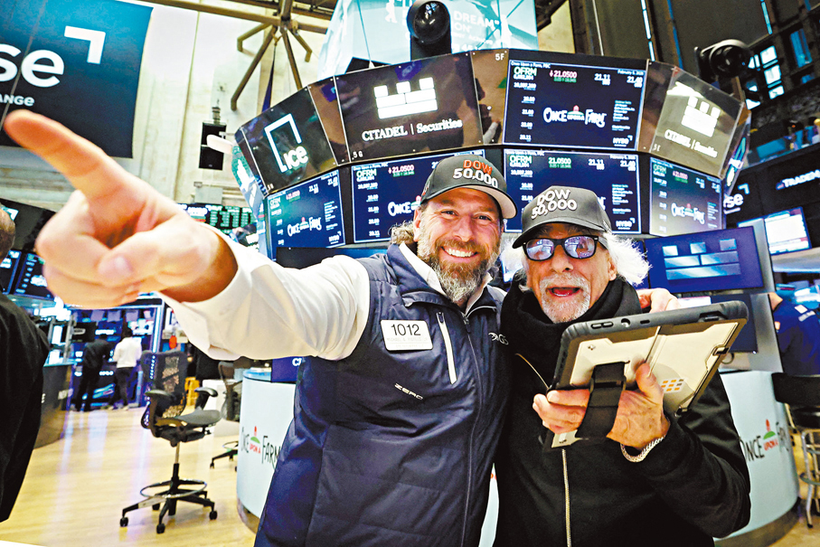 ●因部分資金流入周期股，道指周漲2.5%，收報50115點，創歷史新高。路透社