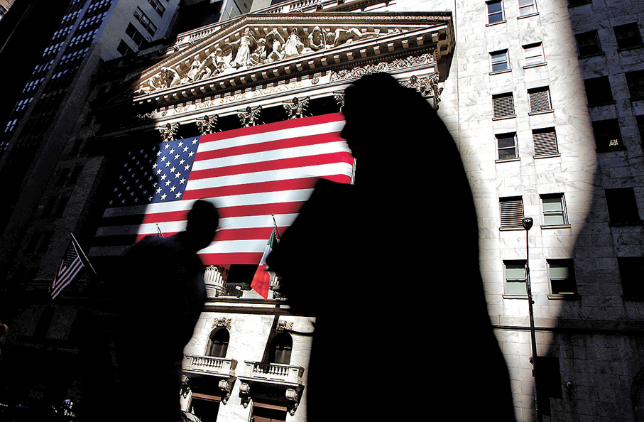 ●若美元再度轉強，令港匯貼近7.85弱方兌換保證水平，投資者的美元定期存款有望享約1%的投資收益。資料圖片