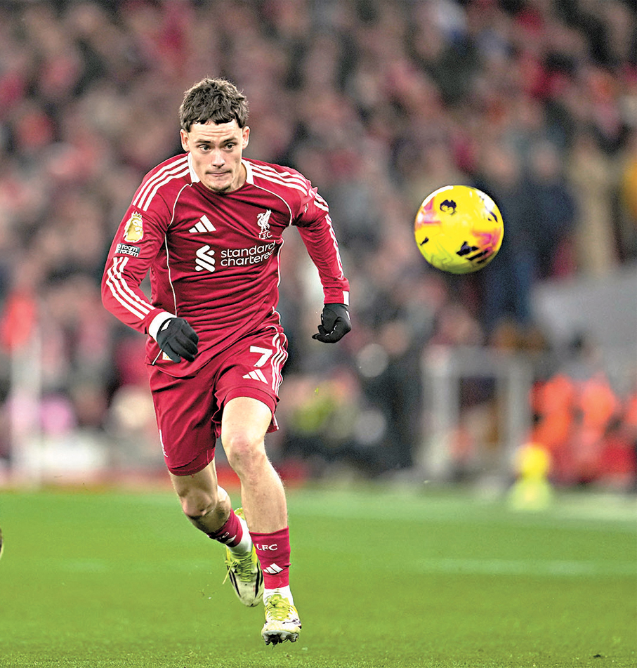 ●紅軍防線不整，需靠域斯領軍衝鋒。資料圖片