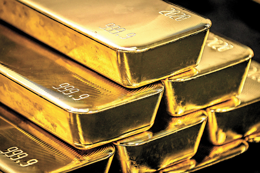 黃金有保值作用，不少人都喜愛儲金條，何君堯就是其中之一。