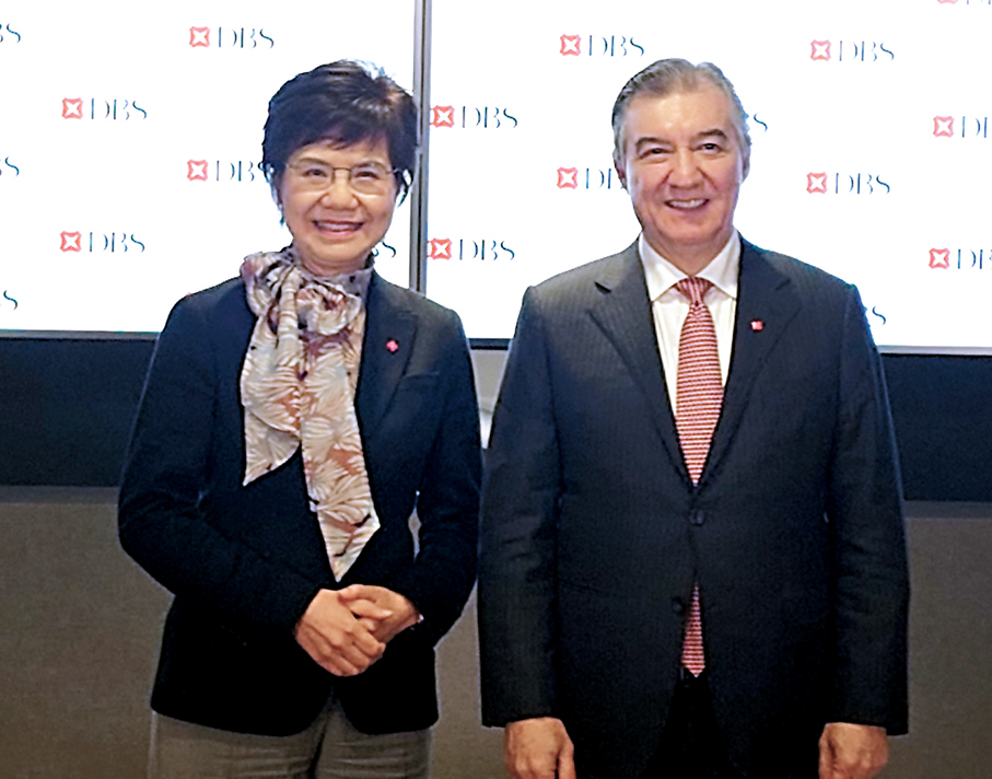 ●星展香港董事總經理兼財務總監陳立珊（左），星展北亞區主管及星展香港行政總裁龐華毅。 香港文匯報記者岑健樂  攝