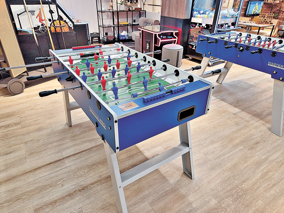 ●桌式足球機。  作者供圖