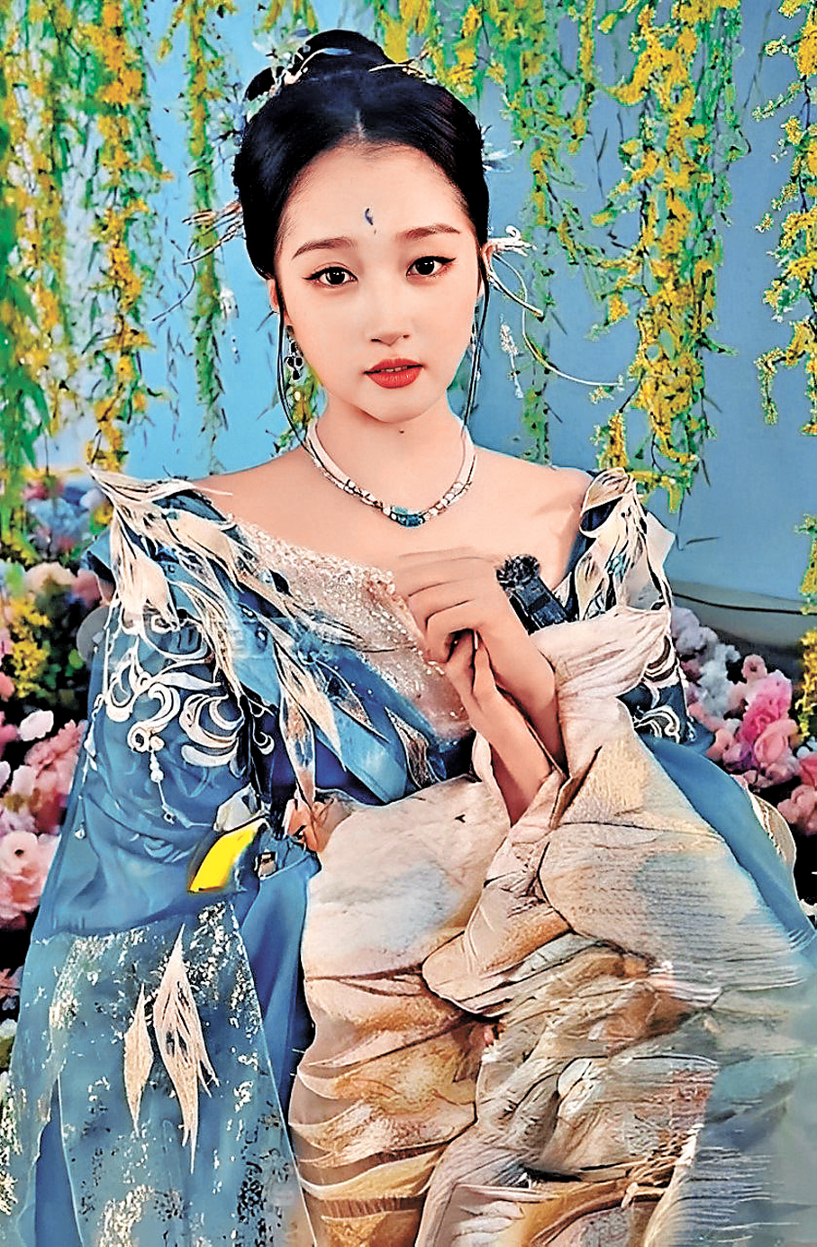 ●關曉彤演繹神話報春。 視頻截圖