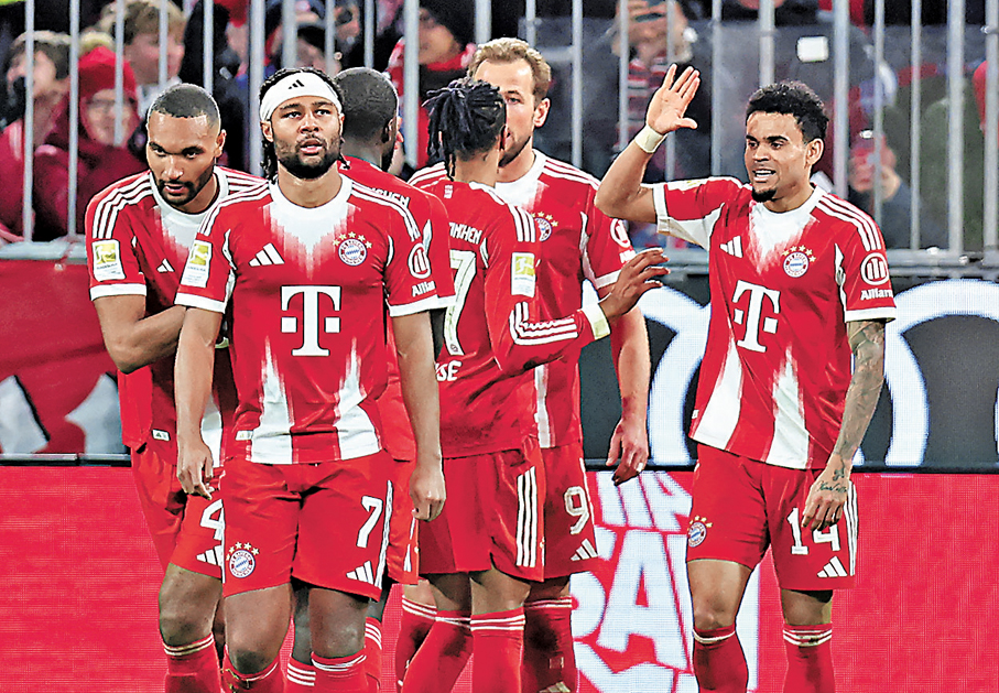 ●迪亞斯（右）與隊友慶祝。  法新社