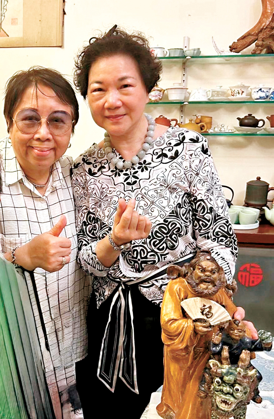 ●感謝叮噹把她幫我們修復好的鍾馗親自送來。 作者供圖