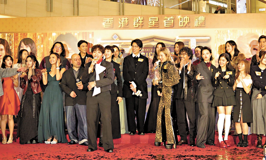 ●鄭秀文與何啟華即場獻唱。   香港文匯報記者阿祖  攝