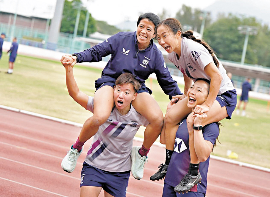 ●港女欖訓練期間氣氛融洽。