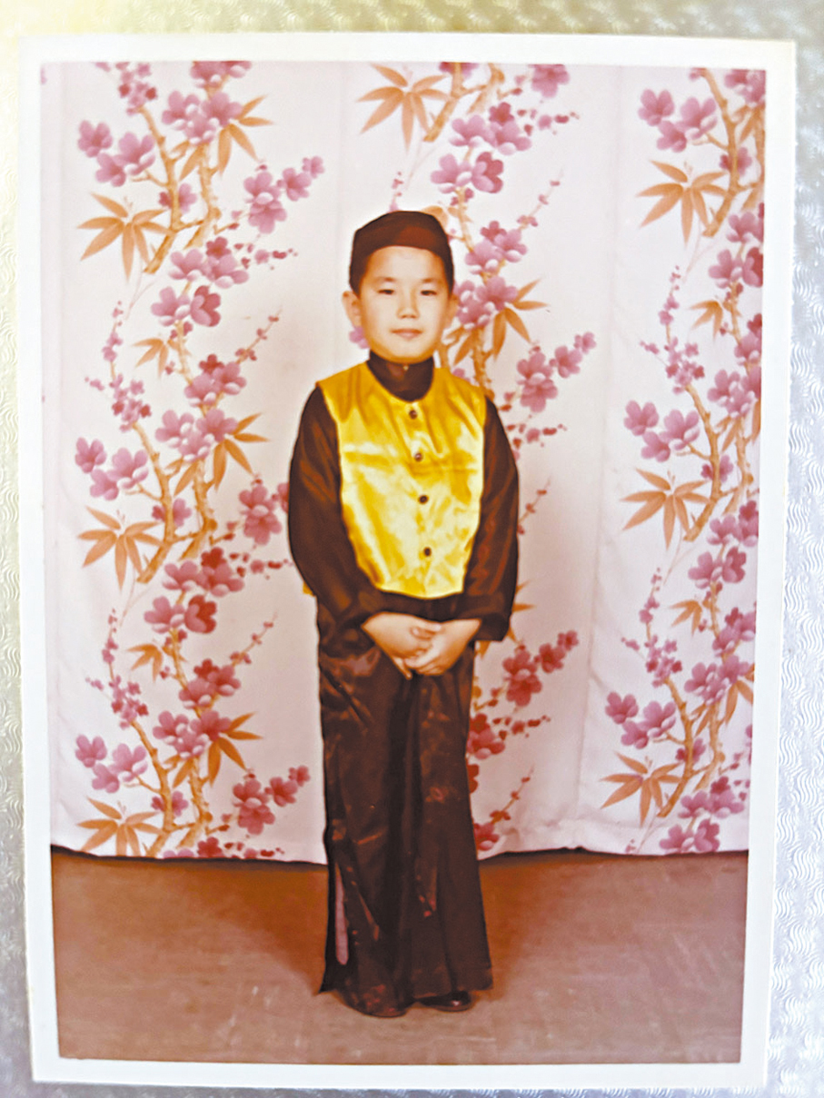 ●許正宇小學二年級在香港參加新春表演。受訪者供圖